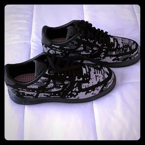 New no box Nike AF1 Digi camo 10.5